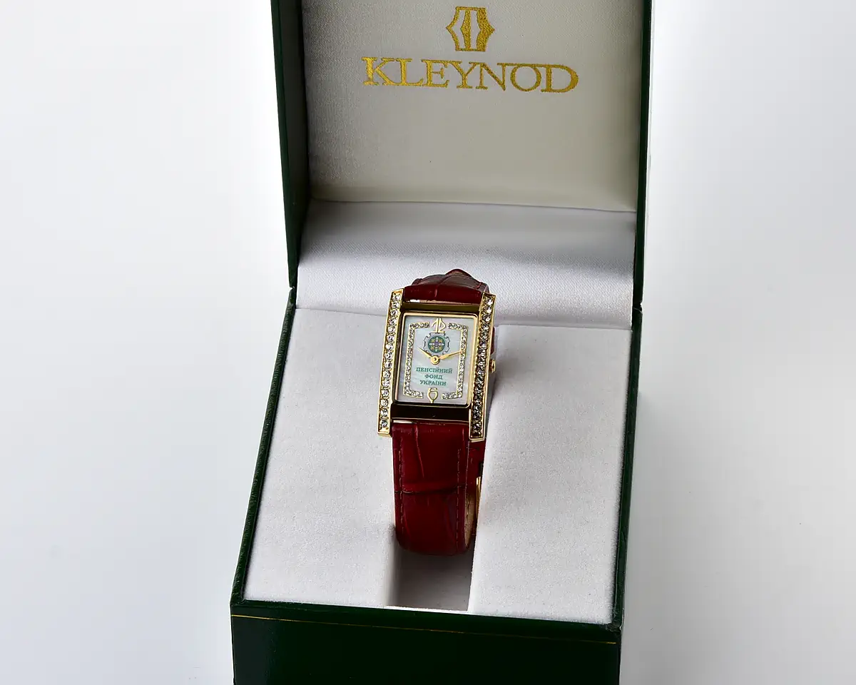 Ukrainian made 🇺🇦Kleynod watch for ladies – from the Pension Fund of Ukraine, complete with box & passport - Image 12