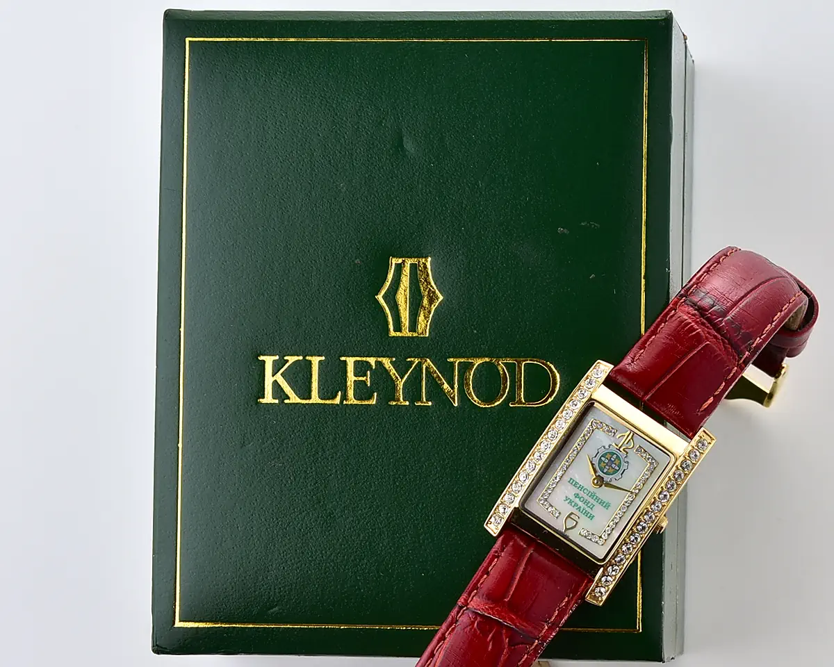 Ukrainian made 🇺🇦Kleynod watch for ladies – from the Pension Fund of Ukraine, complete with box & passport - Image 7
