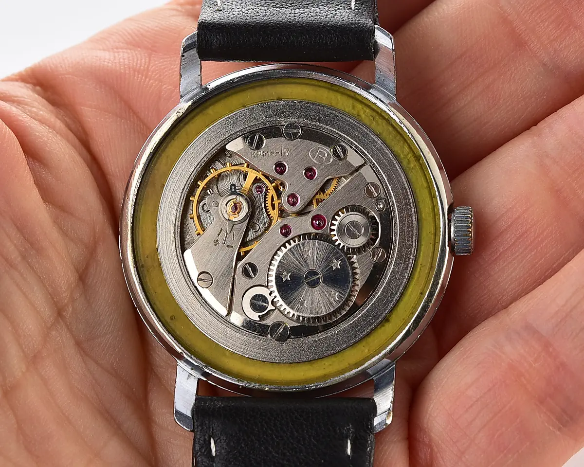 Soviet Vostok Komandirskie mechanical watch with black dial & hacking seconds – Zakaz MO CCCP - Image 12