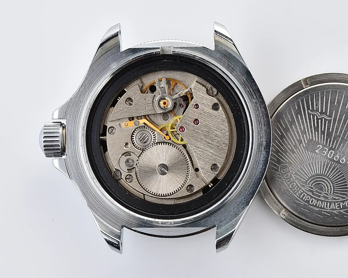 TIME CAPSULE: Vostok Komandirskie Submarine mechanical watch – New Old Stock (NOS)!