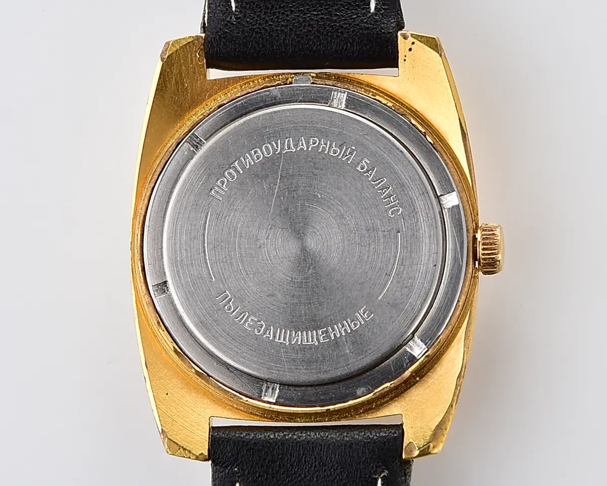 Soviet gold-plated Vostok Komandirskie mechanical watch with burgundy dial – Zakaz MO CCCP - Image 10