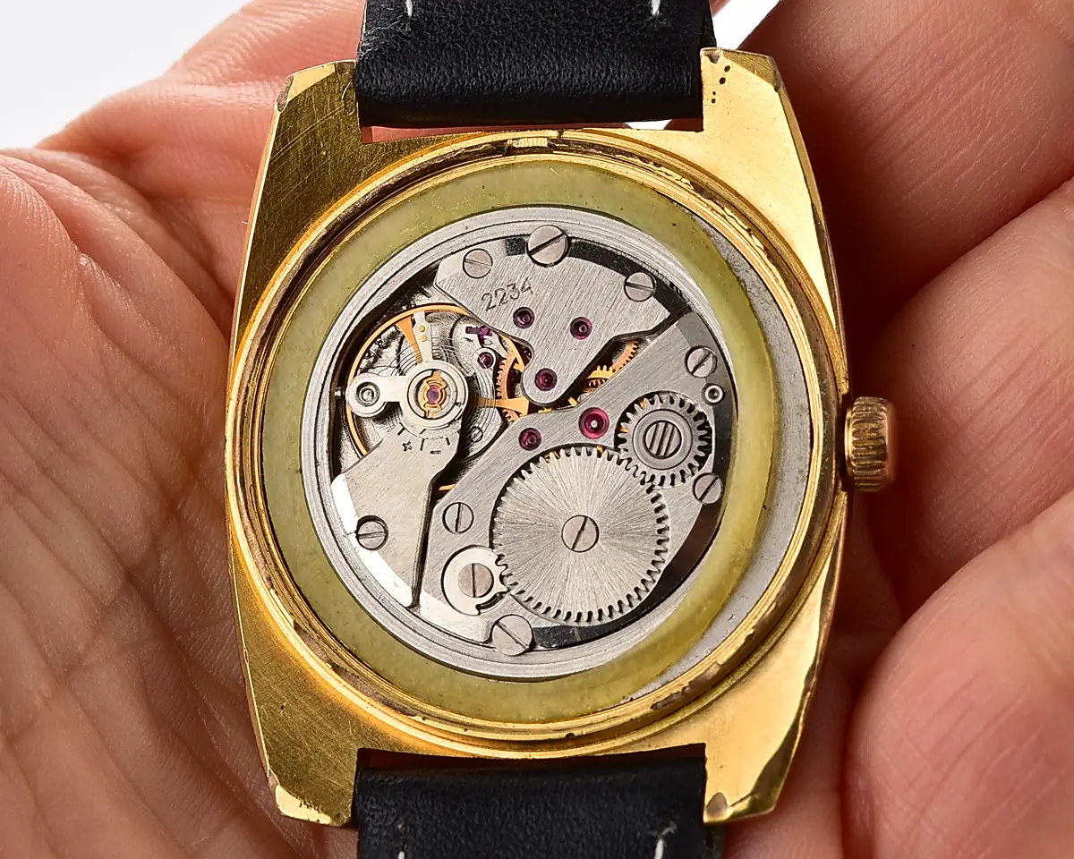 Soviet gold-plated Vostok Komandirskie mechanical watch with burgundy dial – Zakaz MO CCCP - Image 13