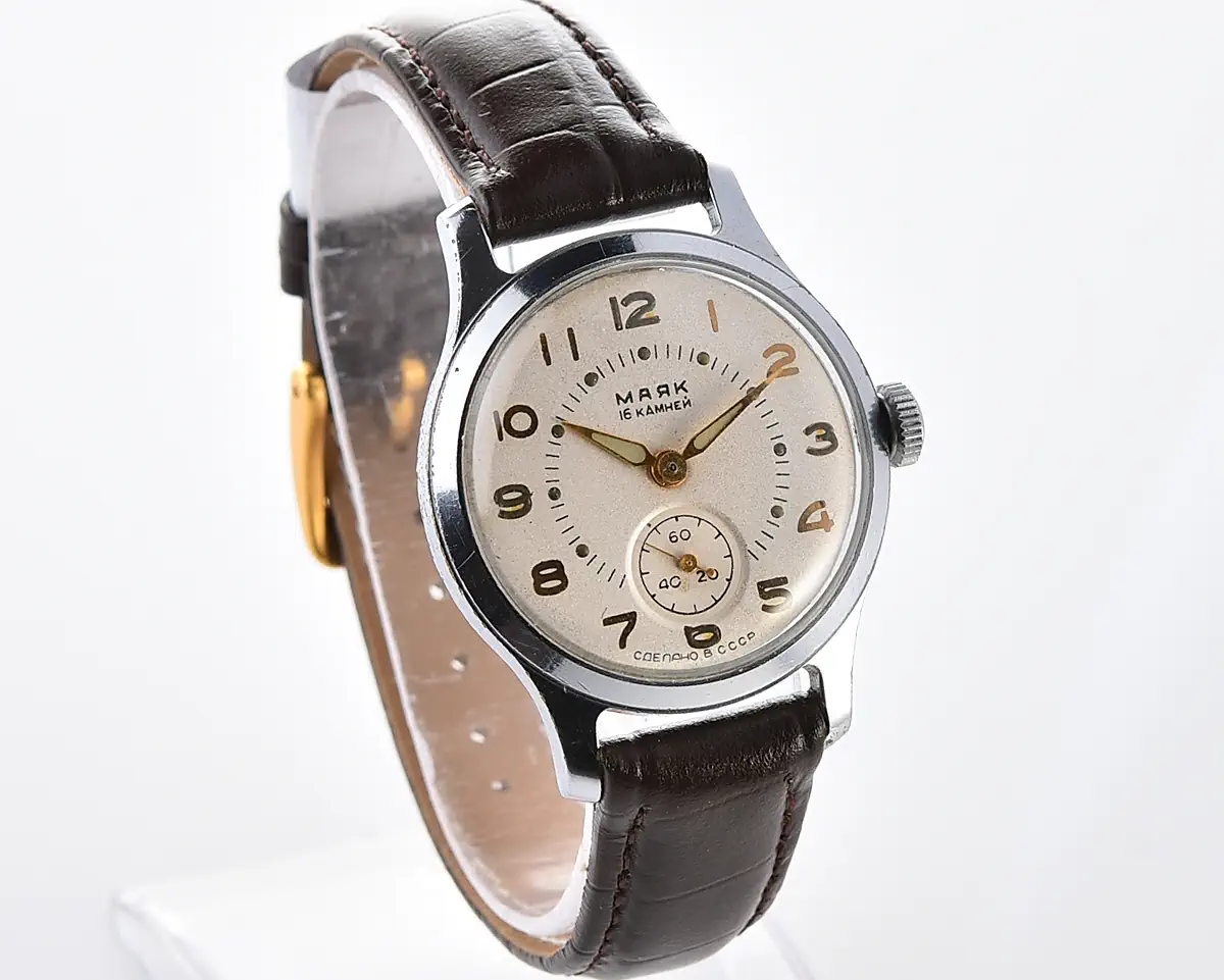 Vintage Soviet Mayak mechanical watch, 1MChZ, from 1950s - Image 3