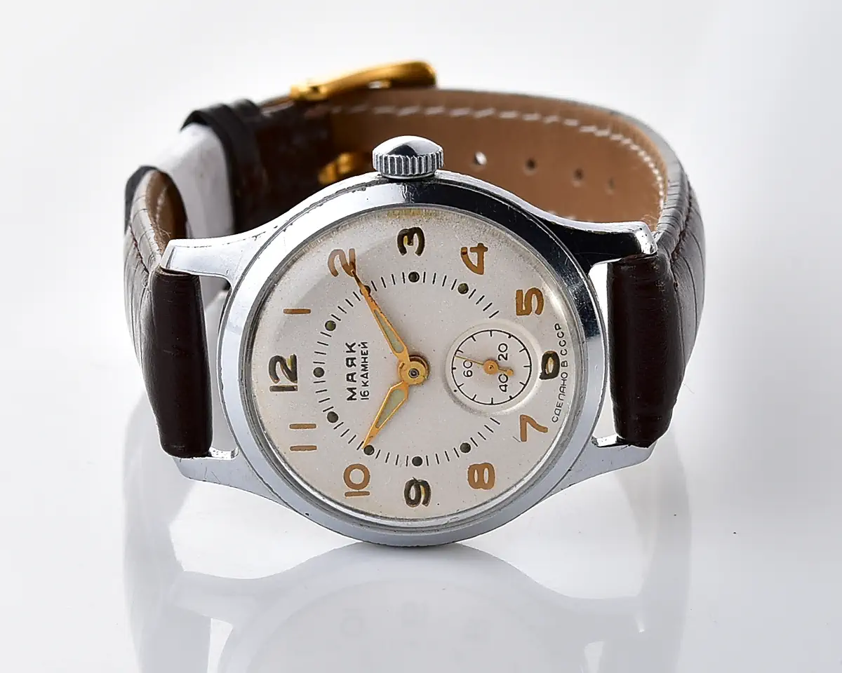 Vintage Soviet Mayak mechanical watch, 1MChZ, from 1950s - Image 8