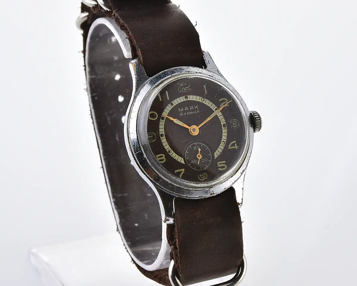 Vintage Soviet Mayak mechanical watch with genuine leather NATO strap, 1MChZ, from 1950s - Image 3