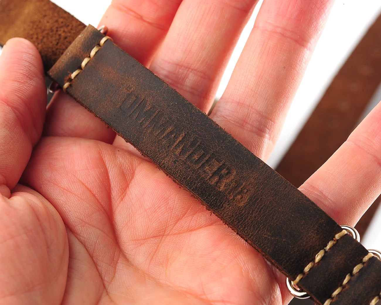NATO Commander® version 2: Crazy Horse genuine leather straps in 2 shades – hand stitched!
