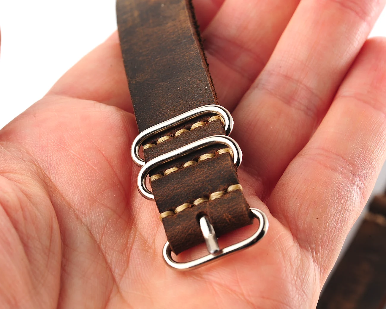 NATO Commander® version 2: Crazy Horse genuine leather straps in 2 shades – hand stitched!