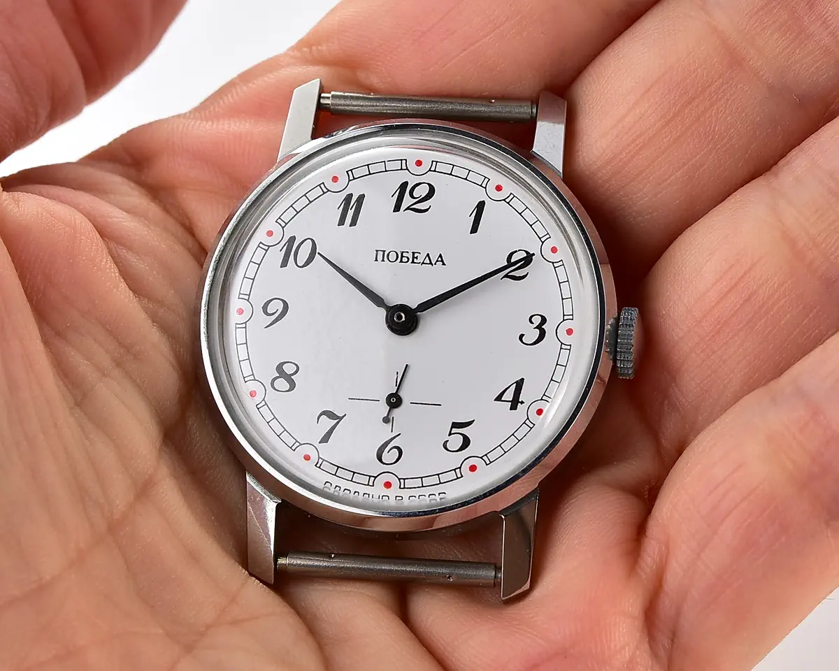TIME CAPSULE: Soviet mechanical Pobeda watch in box – New Old Stock (NOS)! - Image 2