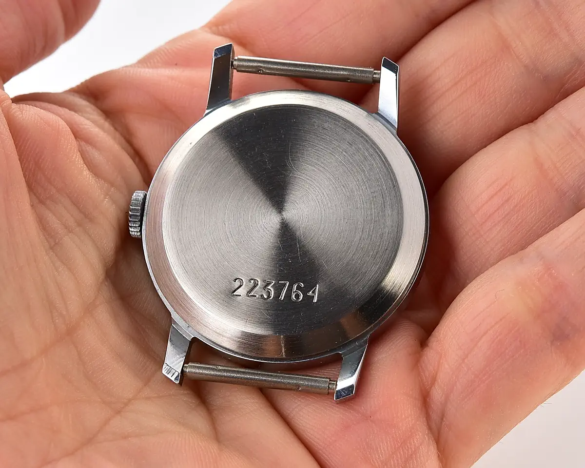 TIME CAPSULE: Soviet mechanical Pobeda watch in box – New Old Stock (NOS)! - Image 3