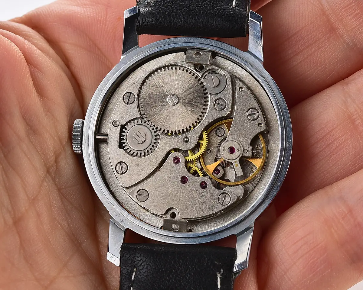 TIME CAPSULE: Soviet mechanical Pobeda watch in box – New Old Stock (NOS)! - Image 14