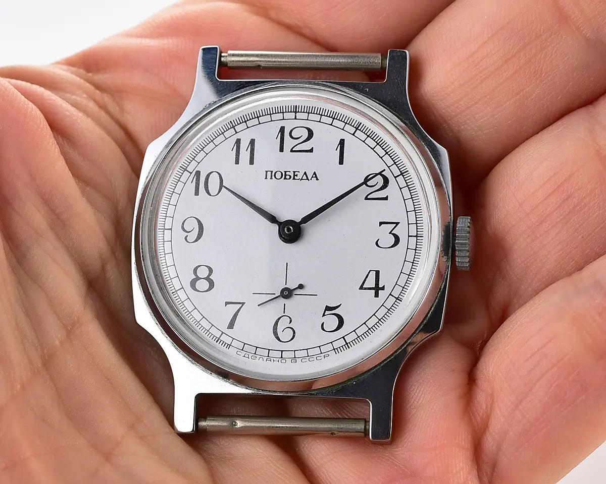 TIME CAPSULE: Soviet mechanical Pobeda watch in box – New Old Stock (NOS)! - Image 10