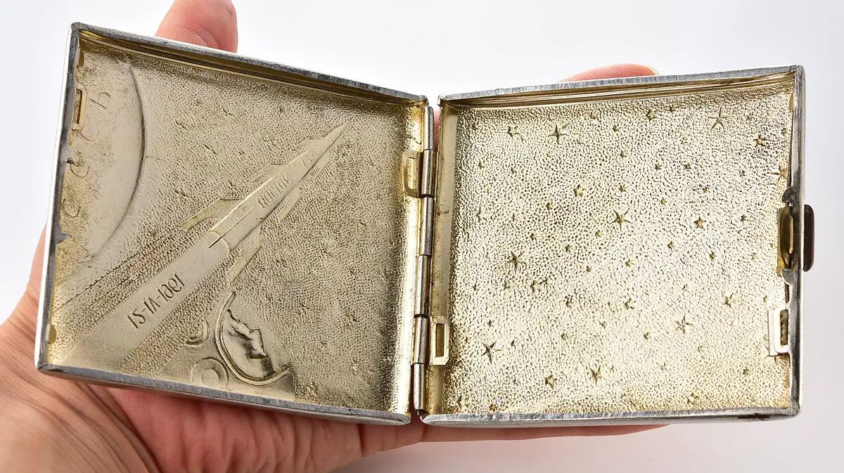 Vintage Space Rocket Vostok-1 metal cigarette box – Gagarin portrait dated 12-IV-1961, Soviet cosmos exploration era relic - Image 7