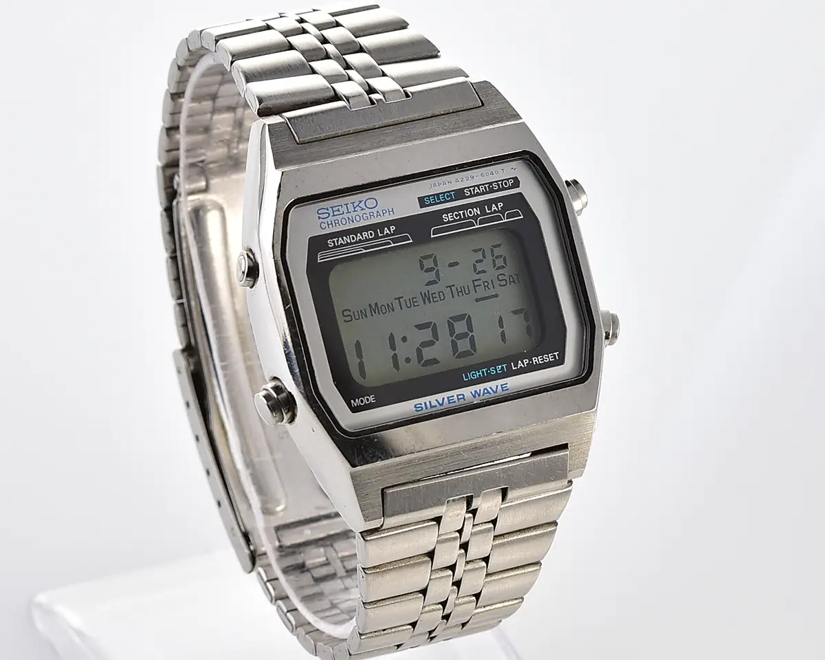 Vintage Seiko Silver Wave – LCD Digital Chronograph from April 1979 - Image 3