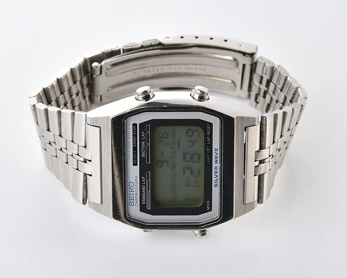 Vintage Seiko Silver Wave – LCD Digital Chronograph from April 1979 - Image 5
