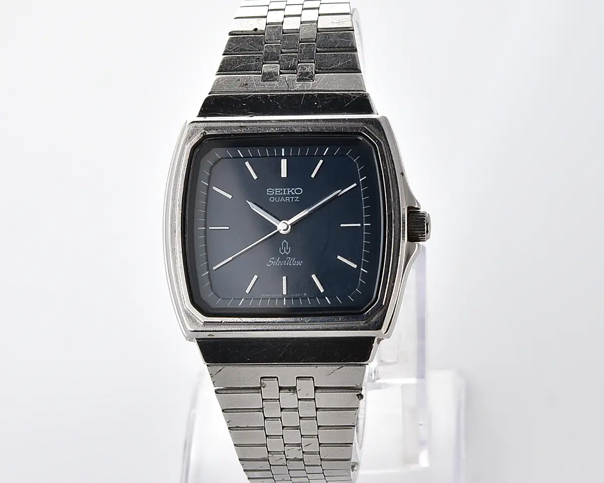 Vintage Seiko SilverWave Quartz – Navy Blue Dial from April 1980 - Image 2