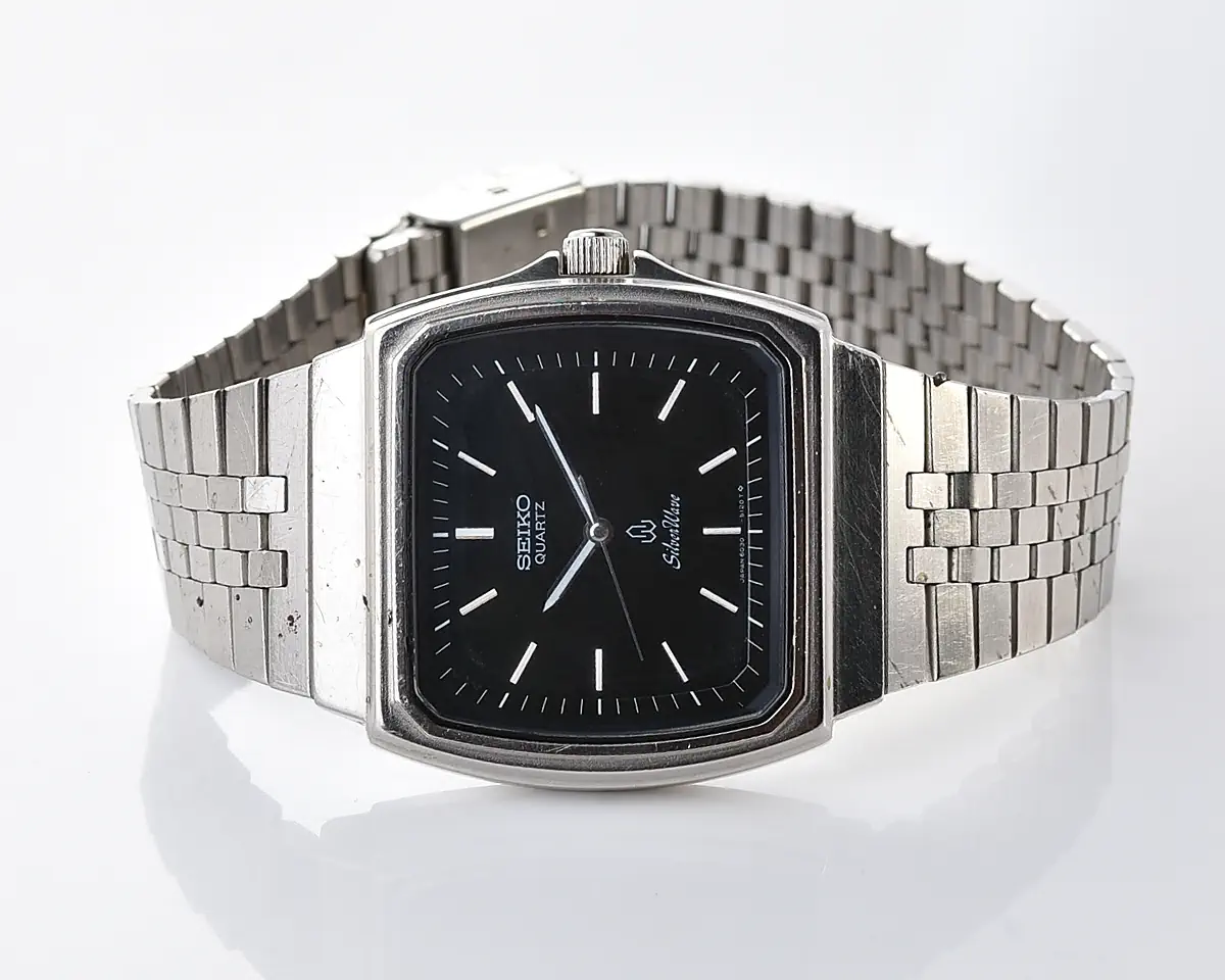 Vintage Seiko SilverWave Quartz – Navy Blue Dial from April 1980 - Image 11