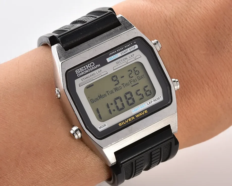 Vintage Seiko Silver Wave A229 LCD Chrono | Soviet Watch Store