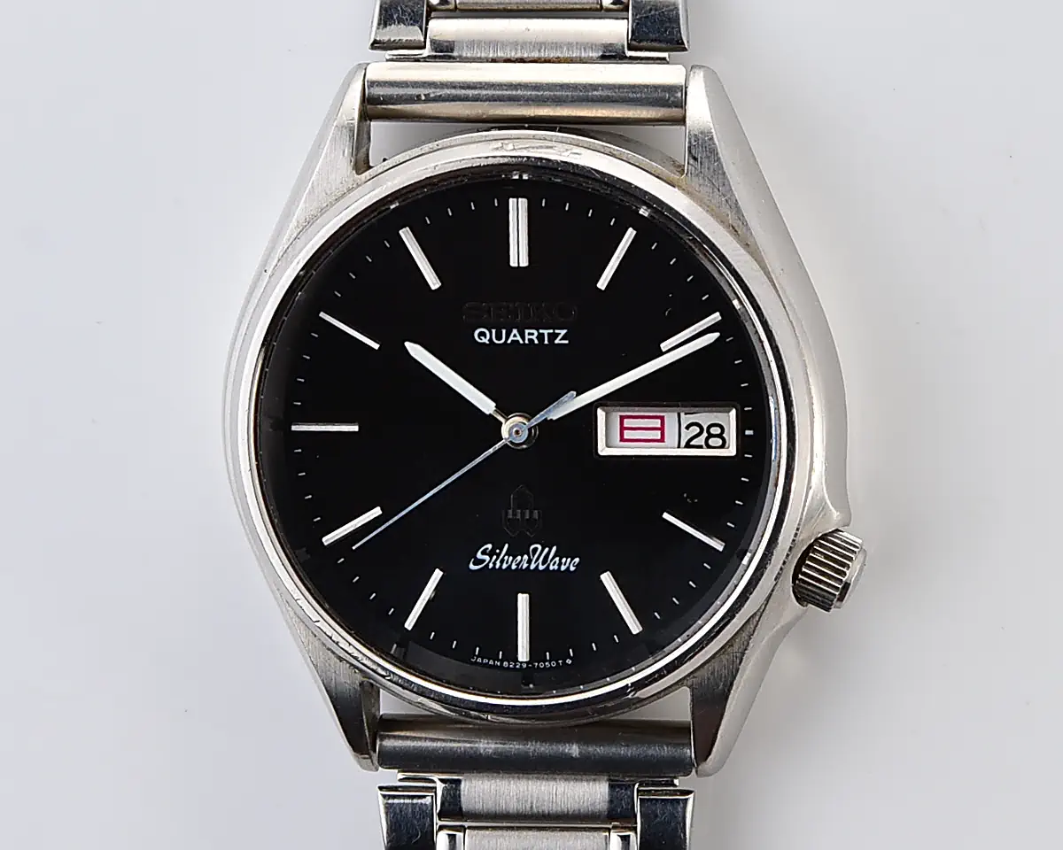 Vintage Seiko SilverWave Quartz – Black Dial Day-Date from November 1980 - Image 8
