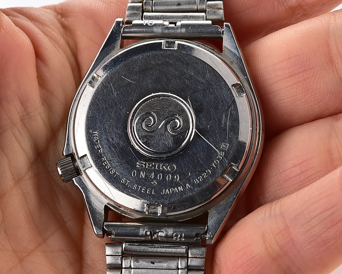 Vintage Seiko SilverWave Quartz – Black Dial Day-Date from November 1980 - Image 12