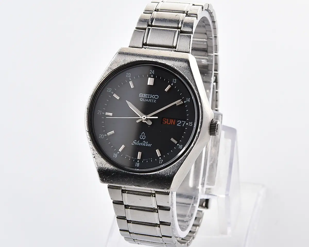Vintage Seiko SilverWave Quartz – Black Dial 24-Hour Day-Date from October 1980