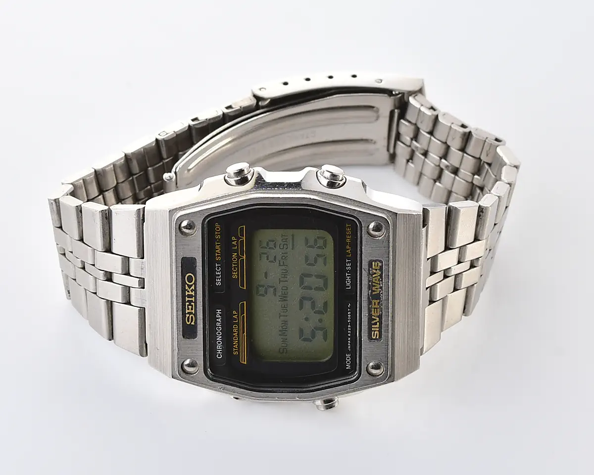 Vintage Seiko Silver Wave – Digital LCD Chronograph from August 1979 - Image 5