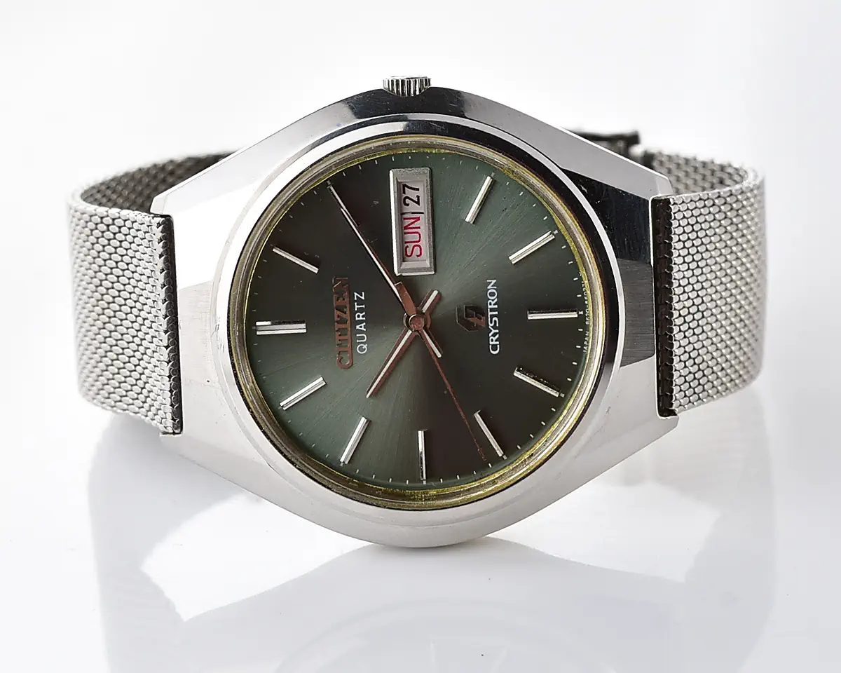 Vintage Citizen Crystron Quartz – Green Sunburst Day-Date from May 1975 - Image 6