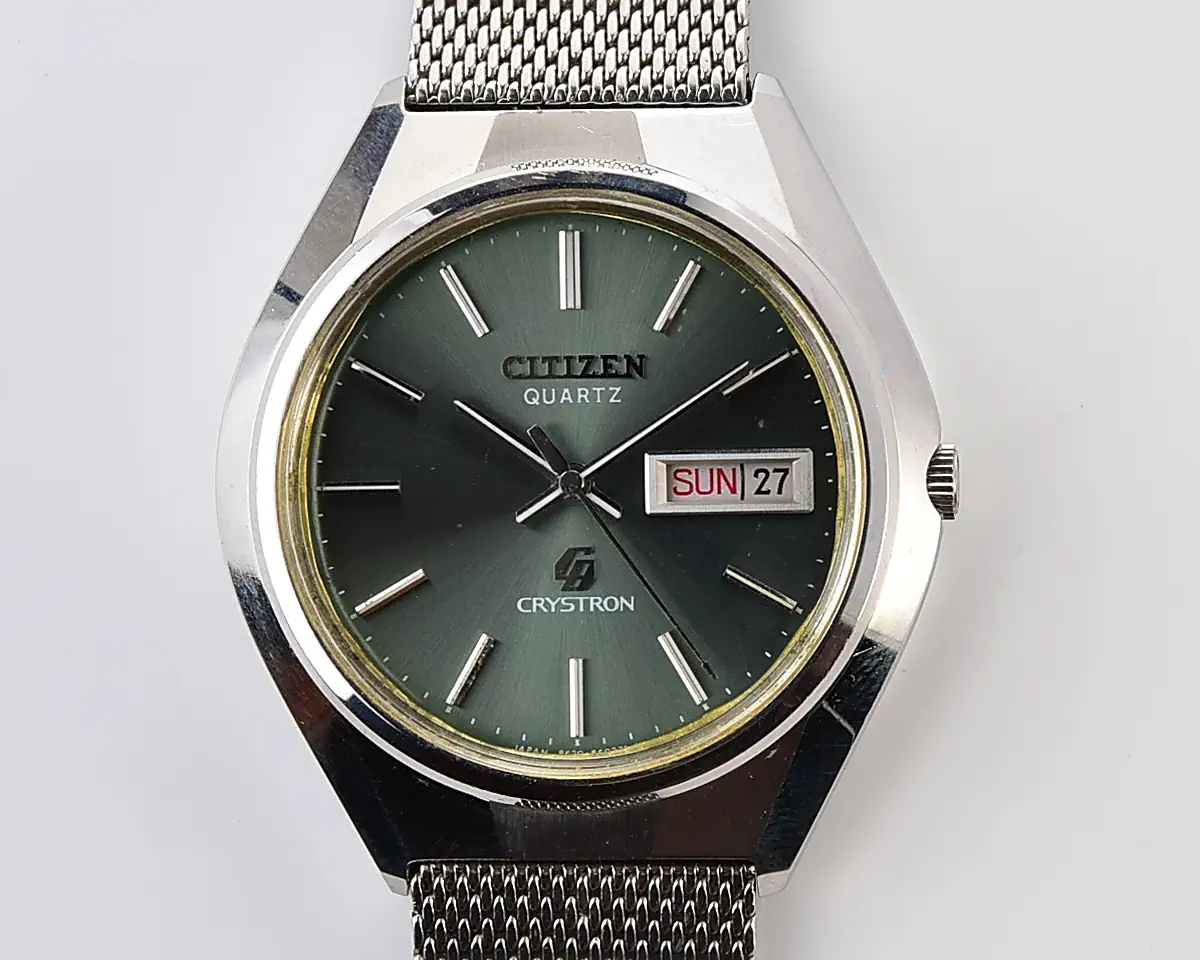 Vintage Citizen Crystron Quartz – Green Sunburst Day-Date from May 1975 - Image 10