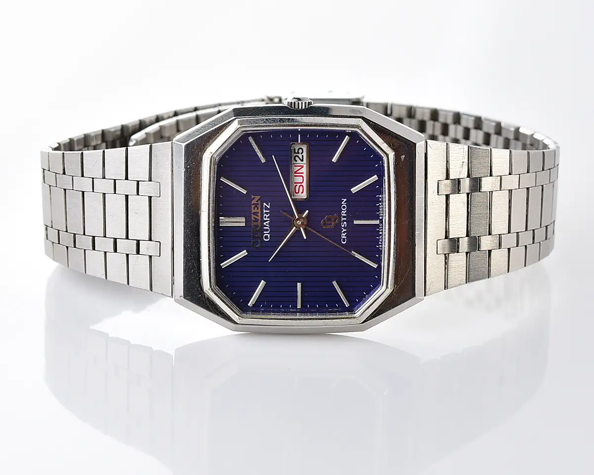 Vintage Citizen Crystron Quartz – Blue Pinstripe Octagonal Day-Date from May 1977 - Image 5