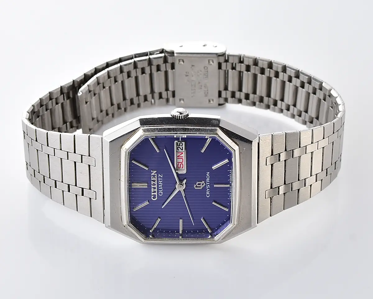 Vintage Citizen Crystron Quartz – Blue Pinstripe Octagonal Day-Date from May 1977 - Image 6