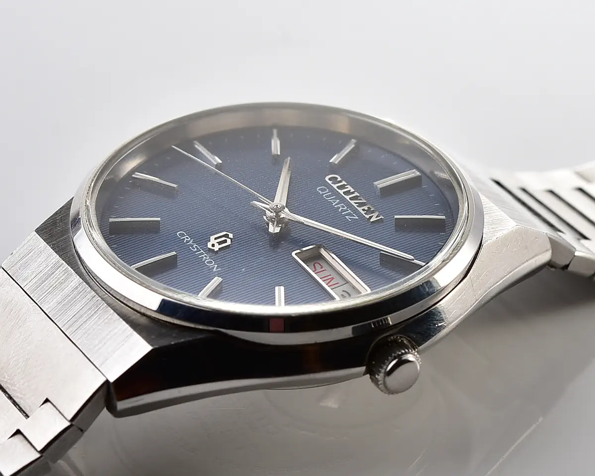 Vintage Citizen Crystron Quartz – Blue Dial Day-Date from March 1978 - Image 9