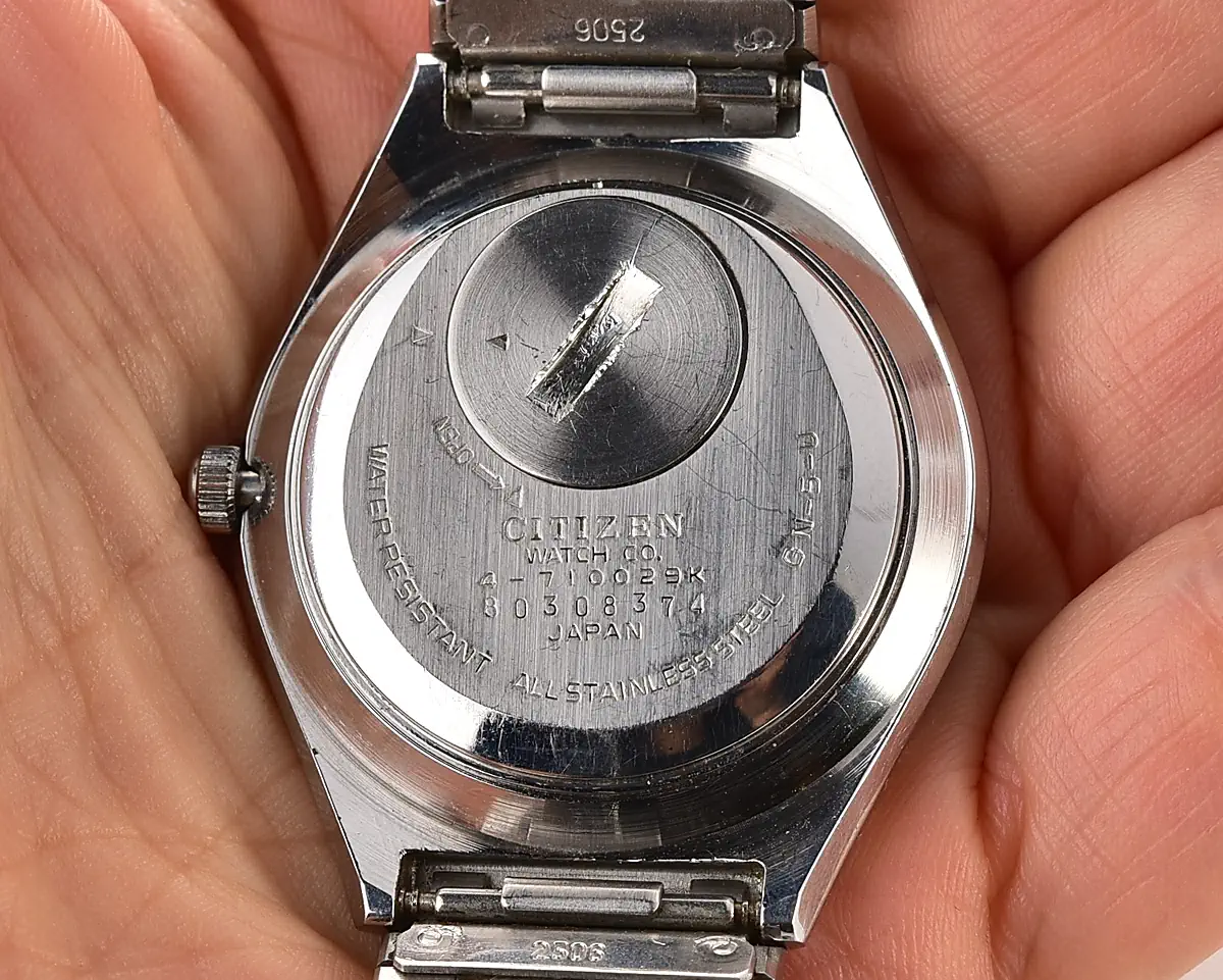 Vintage Citizen Crystron Quartz – Blue Dial Day-Date from March 1978 - Image 13