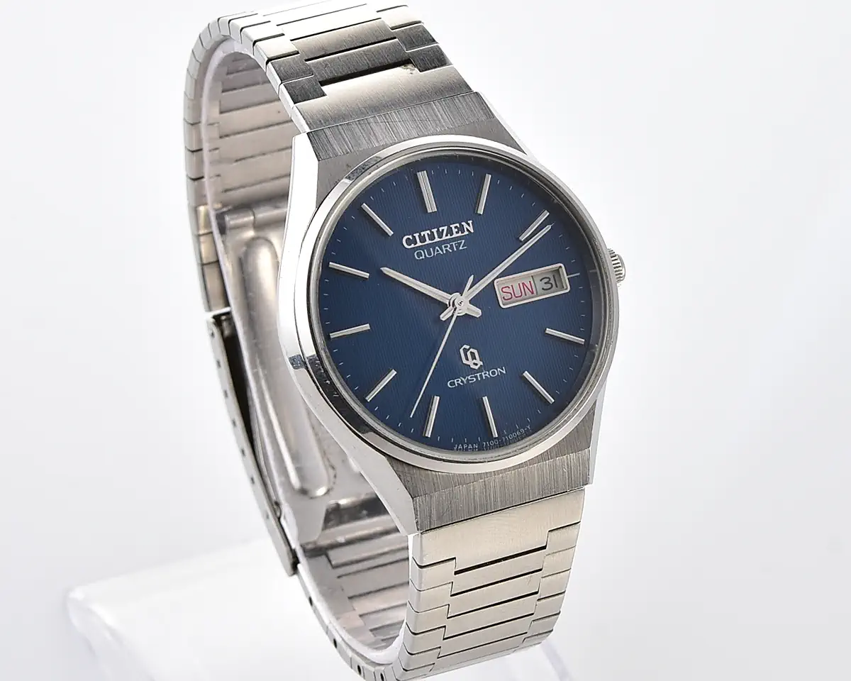 Vintage Citizen Crystron Quartz – Blue Dial Day-Date from March 1978 - Image 3
