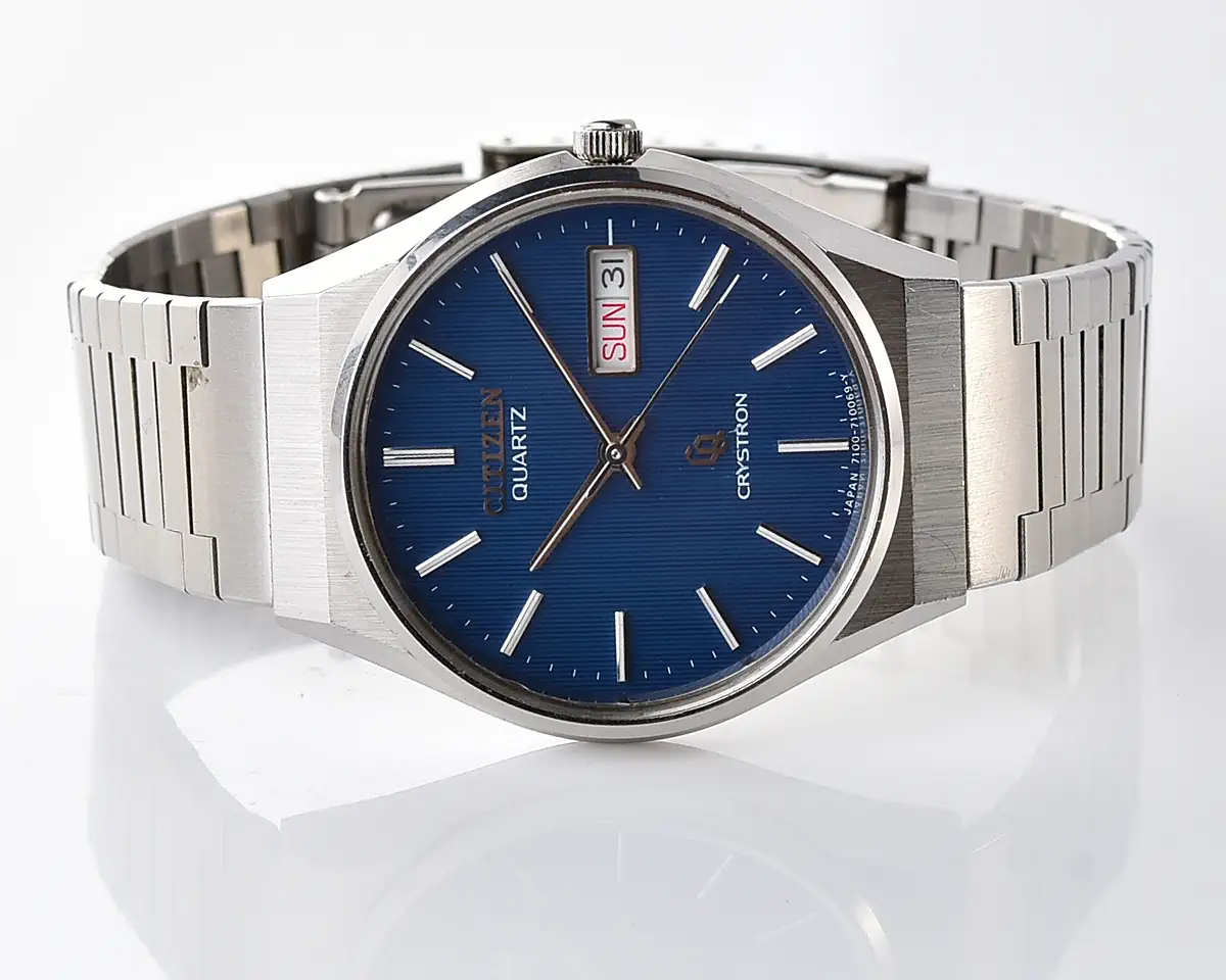 Vintage Citizen Crystron Quartz – Blue Dial Day-Date from March 1978 - Image 4