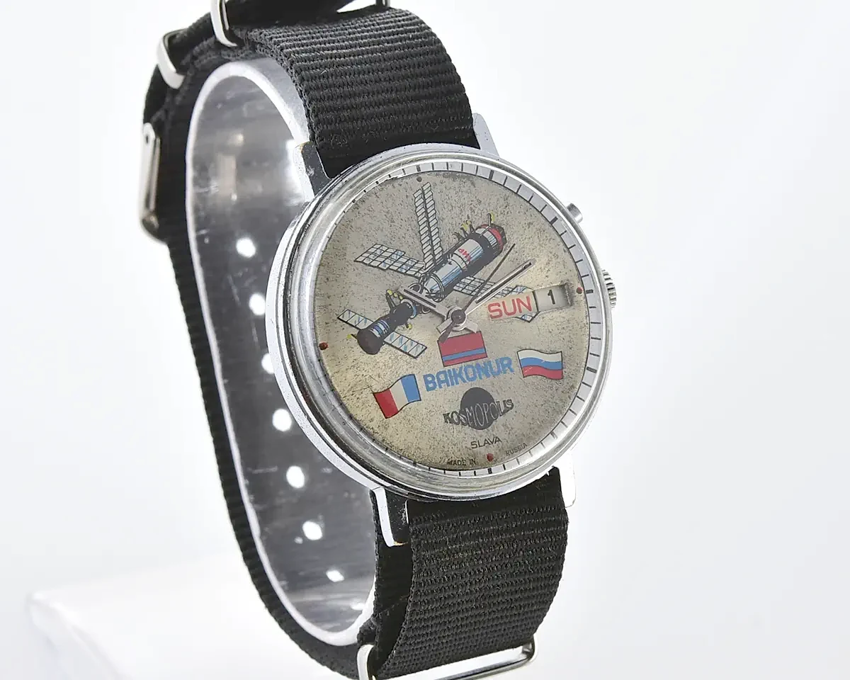 Slava Baikonur Kosmopolis mechanical watch with Mir space station, French & Russian flags - day/date, 1990s - Image 3