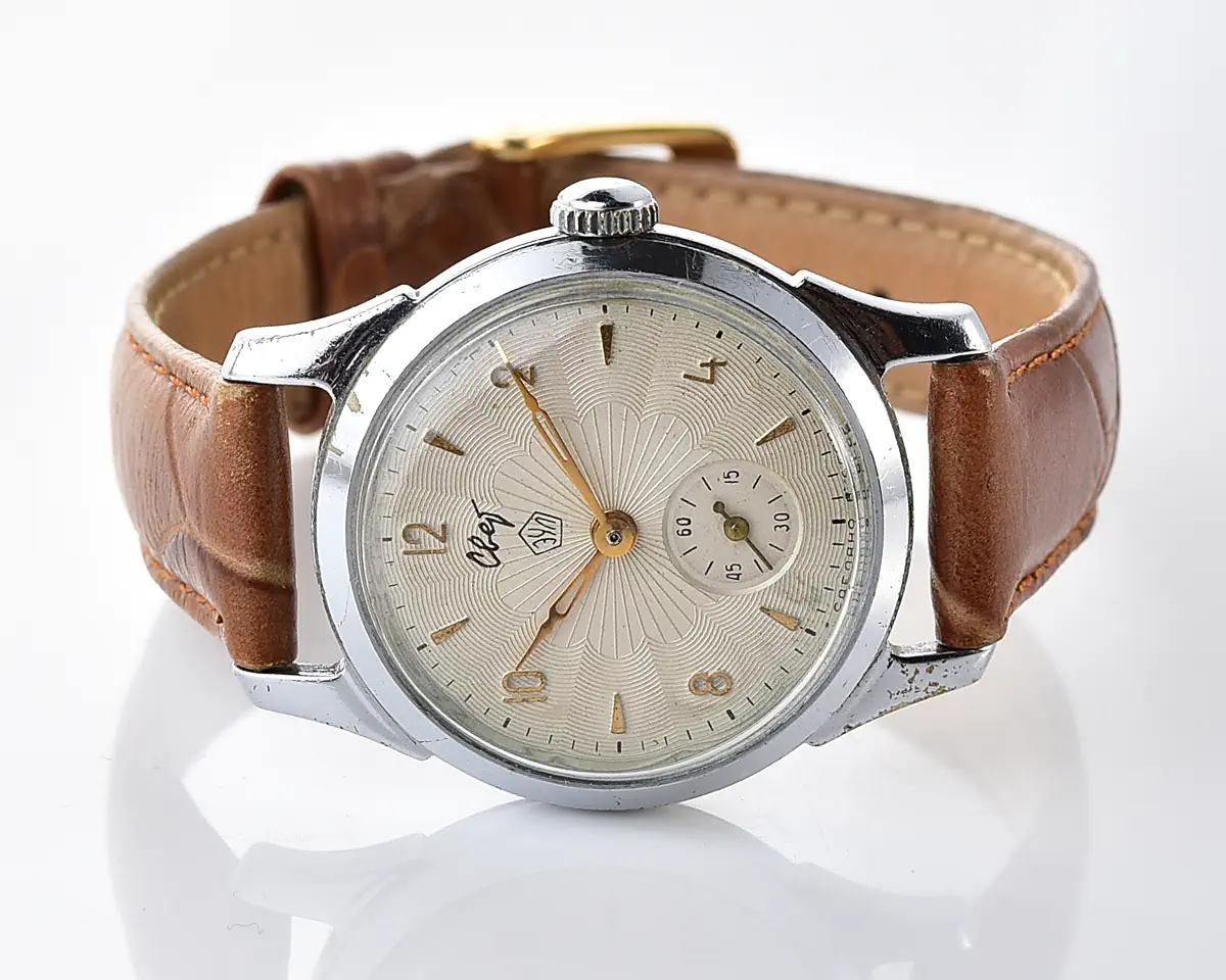 Soviet Svet "Light" vintage mechanical watch with silver guilloché dial, EChL factory, 1960s - Image 5