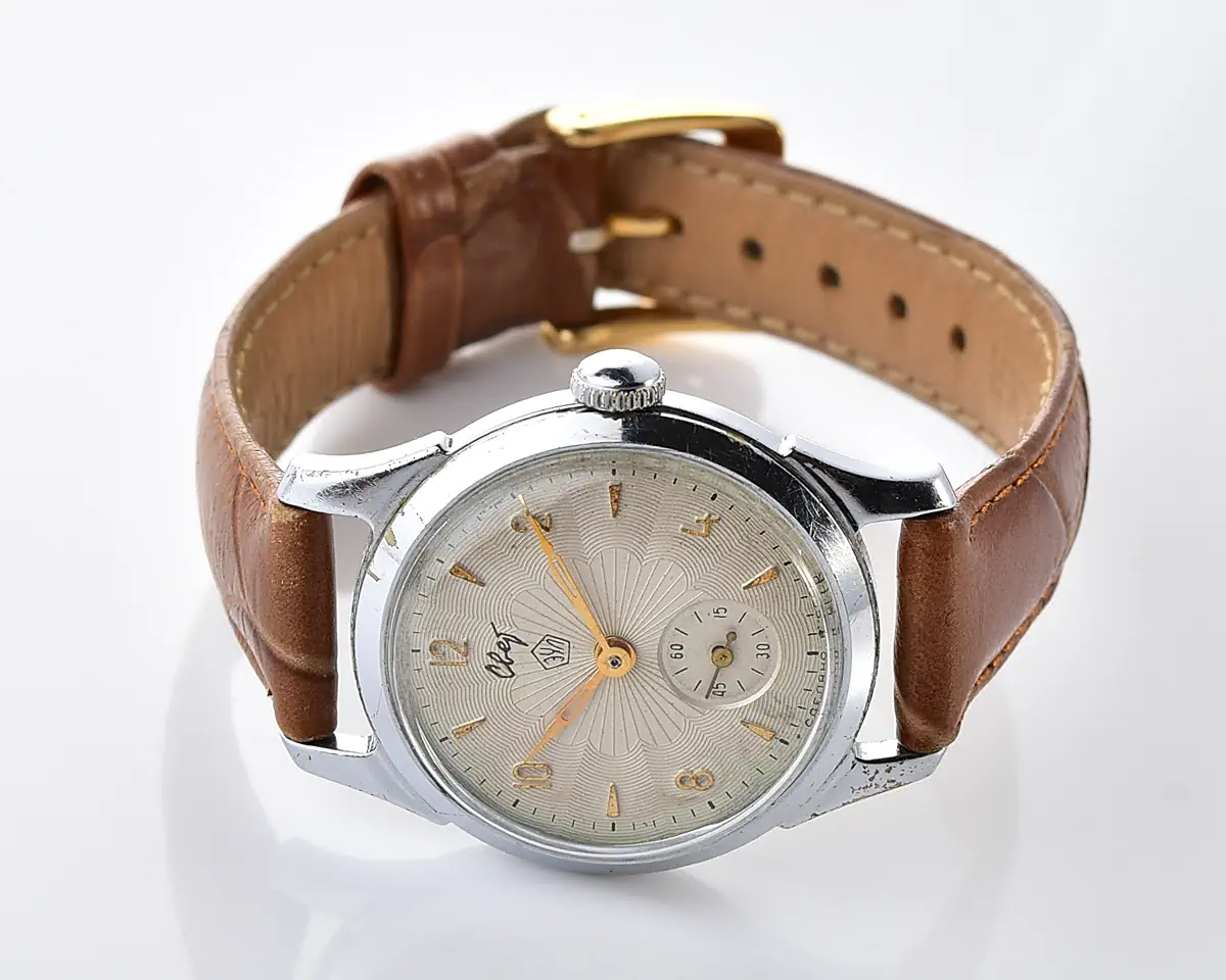 Soviet Svet "Light" vintage mechanical watch with silver guilloché dial, EChL factory, 1960s - Image 6