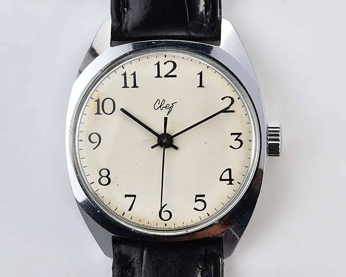 Soviet Svet "Light" vintage mechanical watch with white Arabic dial and cushion case, 1970s–80s - Image 9