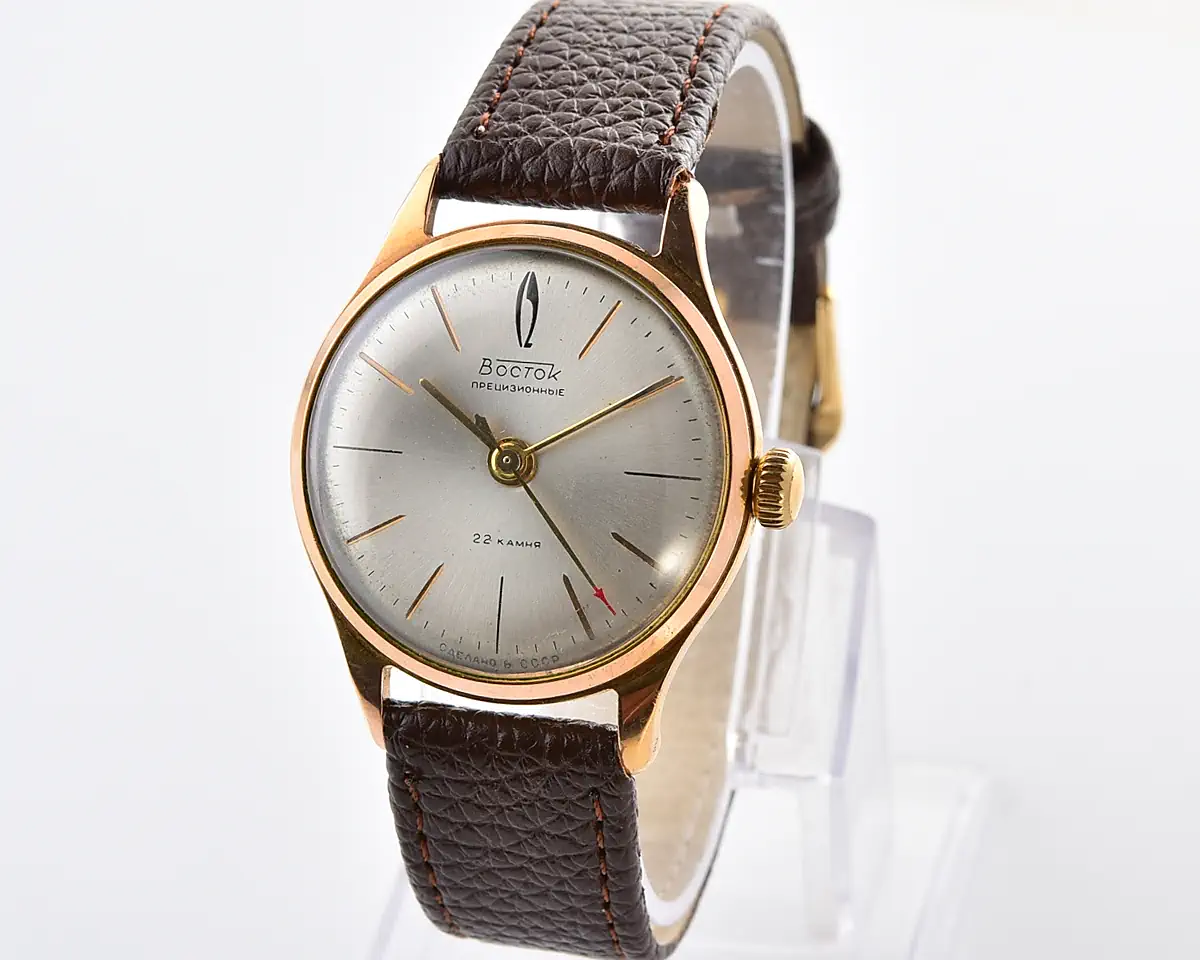 Excellent Vintage Vostok gold-plated Soviet wristwatch with 22 jewels precision movement - domestic version