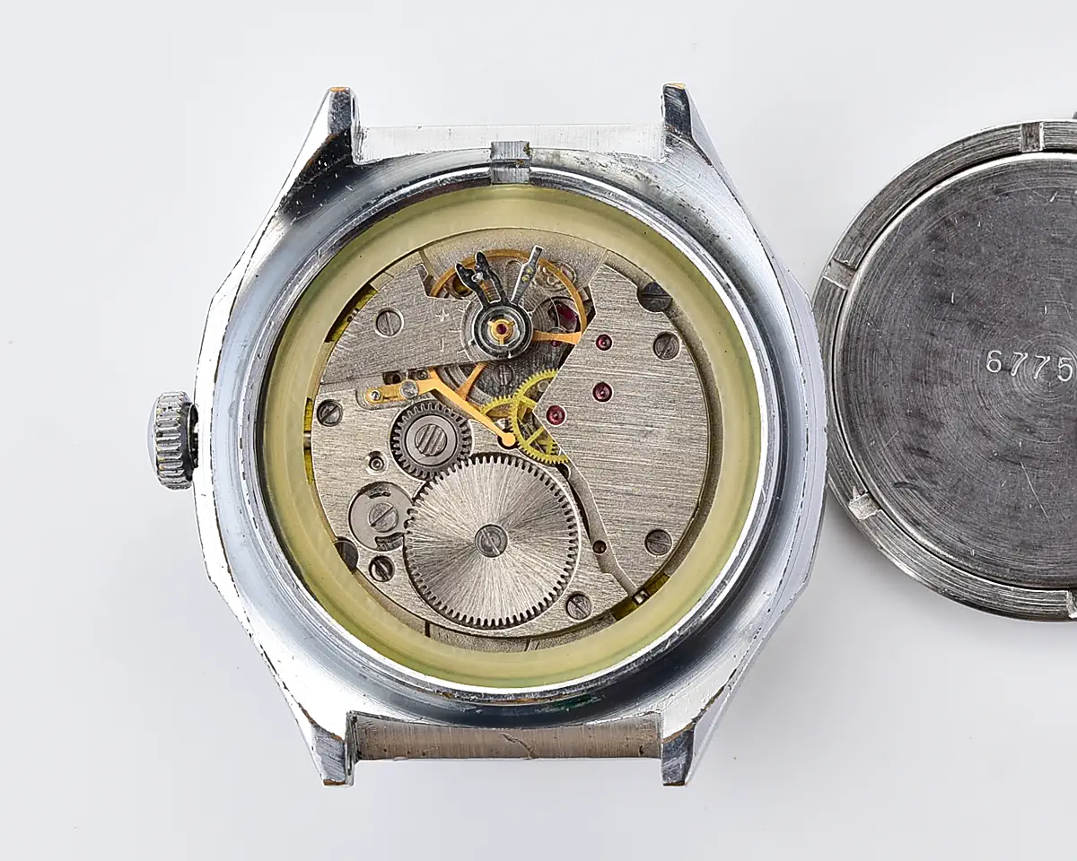 Soviet Wostok (Vostok) mechanical watch with gradient dial & date - complete with box & passport, from November 1989 - Image 14