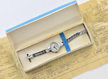 Vintage Zaria Soviet mechanical watch for ladies with bracelet and box