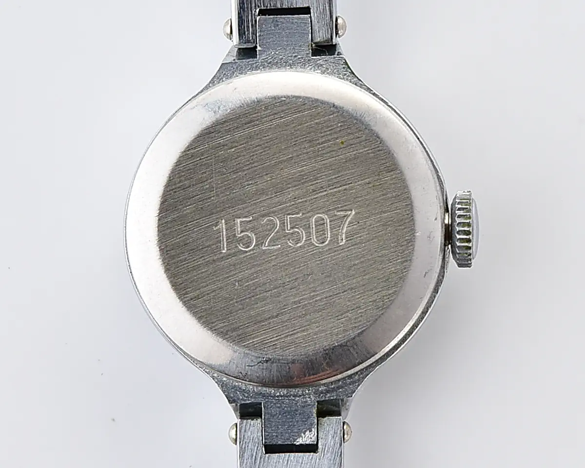 Vintage Zaria Soviet mechanical watch for ladies with bracelet and box - Image 11