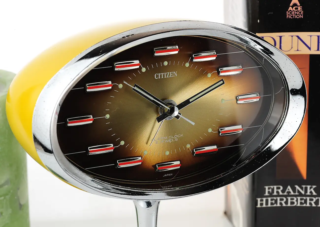 CITIZEN Space Age Oval Showa RetroTable Clock 51141 mustard tulip stand 21553-SWS_3191