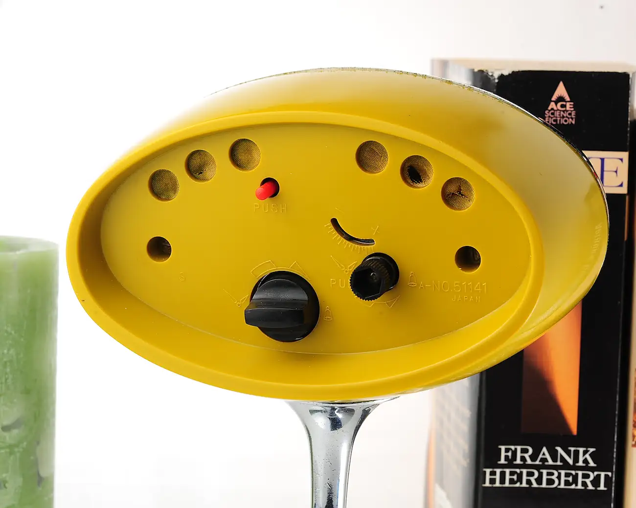 CITIZEN Space Age Oval Showa RetroTable Clock 51141 mustard tulip stand 21553-SWS_3194_01