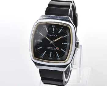 Vintage Soviet Chaika quartz watch – black dial, cushion TV case, from the 1980s