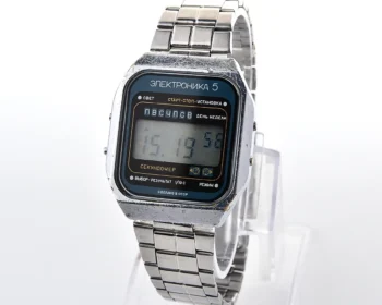 Vintage USSR digital watch Electronika 5 - blue dial with 1/10 sec stopwatch & day of week