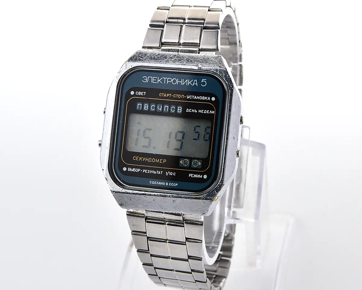 Vintage USSR digital watch Electronika 5 - blue dial with 1/10 sec stopwatch & day of week