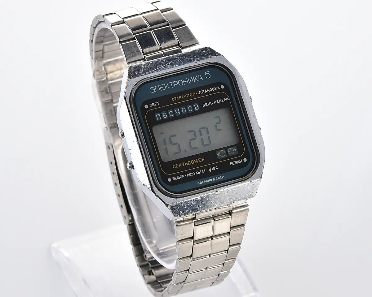Vintage USSR digital watch Electronika 5 - blue dial with 1/10 sec stopwatch & day of week - Image 3