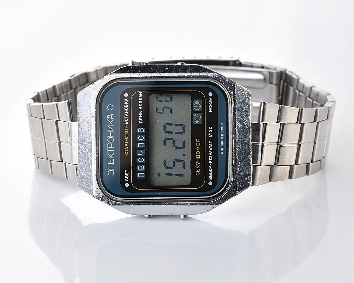 Vintage USSR digital watch Electronika 5 - blue dial with 1/10 sec stopwatch & day of week - Image 5