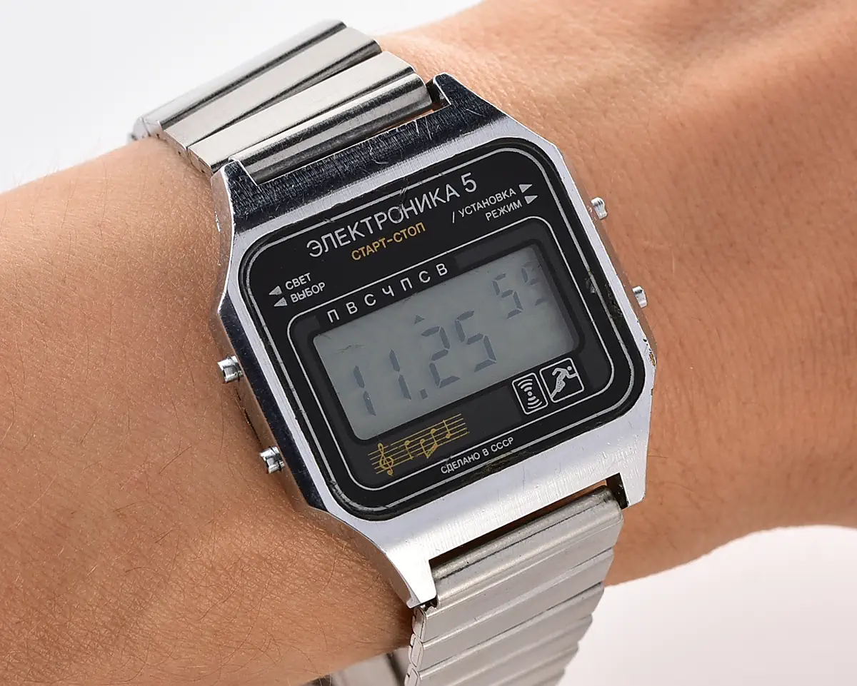 Vintage USSR digital watch Electronika 5 with two melodies + intermittent signal - Image 8