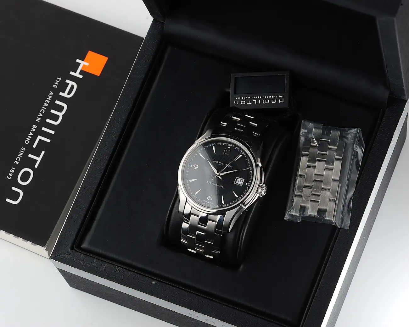 Hamilton Jazzmaster Viewmatic Swiss automatic watch with ETA 2824-2 – black dial, complete with box & booklet